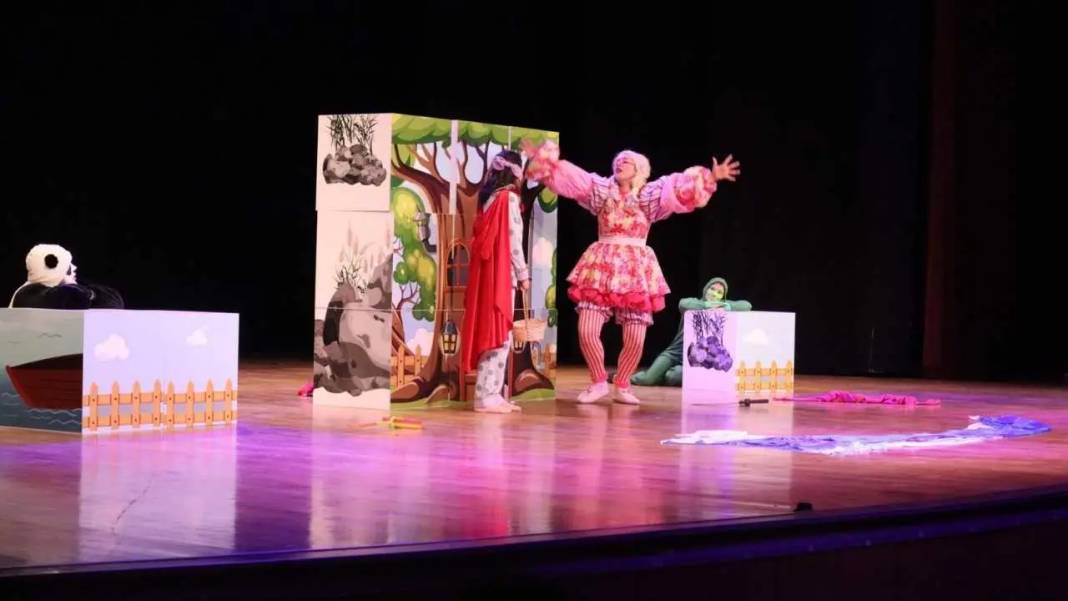 Kepez’de Ücretsiz Tiyatro Kursları Başladı: İşte Son Başvuru Tarihi! 4